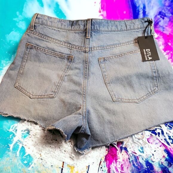 DTLA Cutoff Denim Shorts Size 28 NWT - Picture 2 of 5